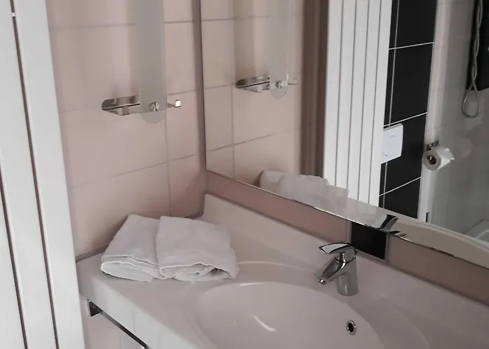 Ferienwohnung * Rositz