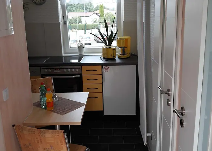 Ferienwohnung * Rositz